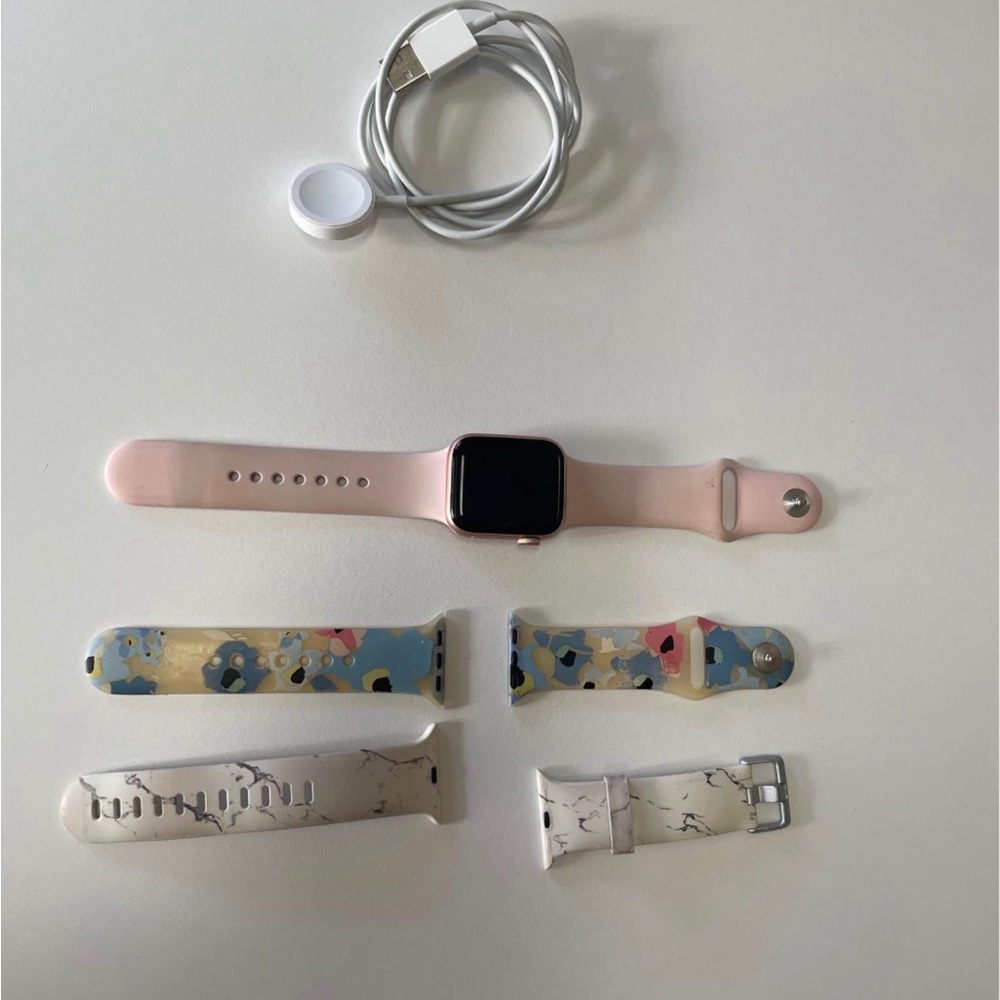 Series SE Apple Watch - GPS with Pink and Patterned Bands
